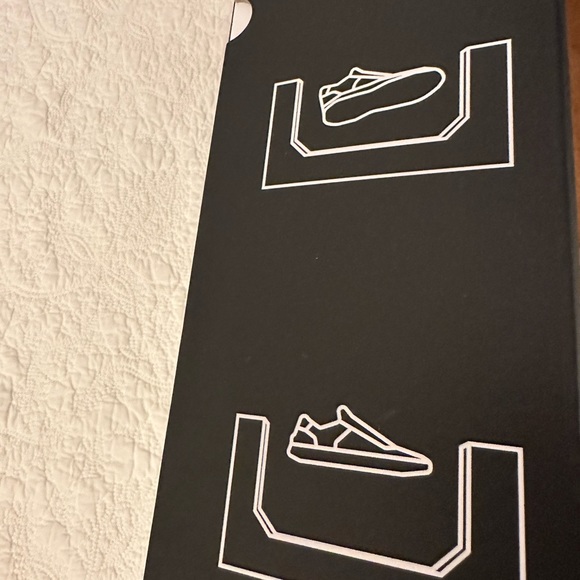 sneaker display flying grayl - Picture 4 of 4